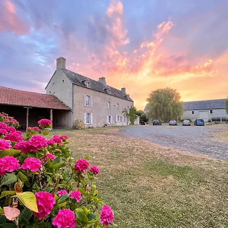 Bed & Breakfast Ferme Fortifiee D Enguenard *