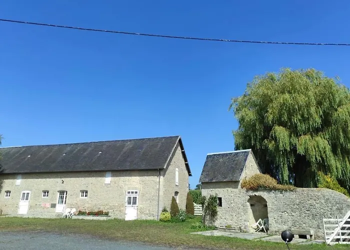 Ferme Fortifiee D Enguenard Formigny