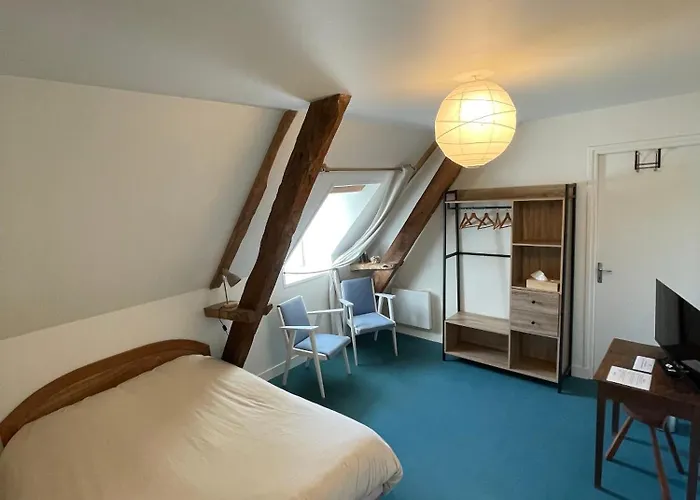 Bed & Breakfast Ferme Fortifiee D Enguenard Formigny